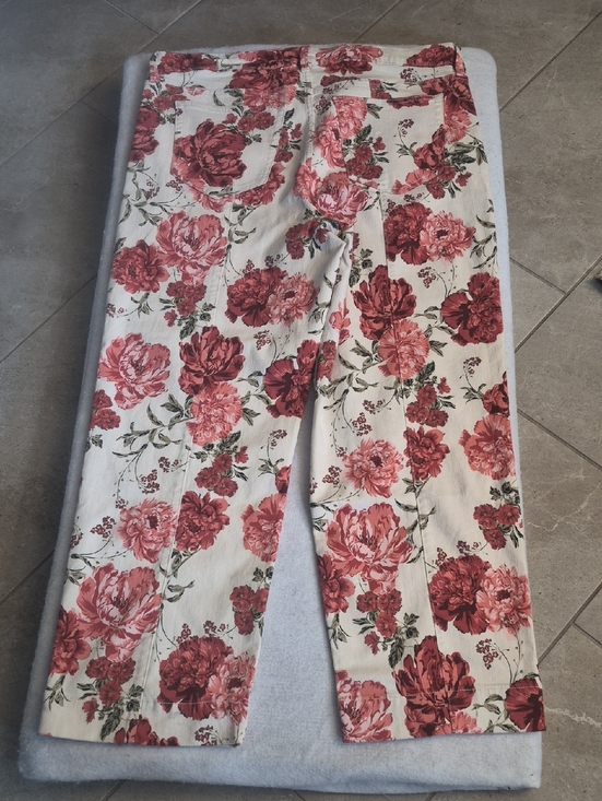 Ava & Viv Denim - Women Ava & Viv Cream Floral Print Jeans with Red Roses